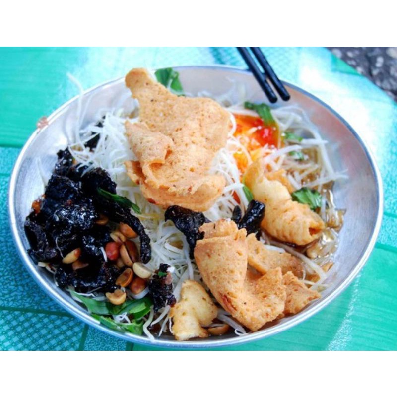 HỘP 500G KHÔ BÒ ĐEN CÓ KÈM NƯỚC XỐT BÒ NHÀ LÀM.