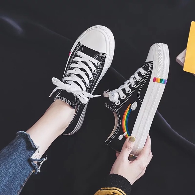 Giày cầu vồng kèm ảnh thật