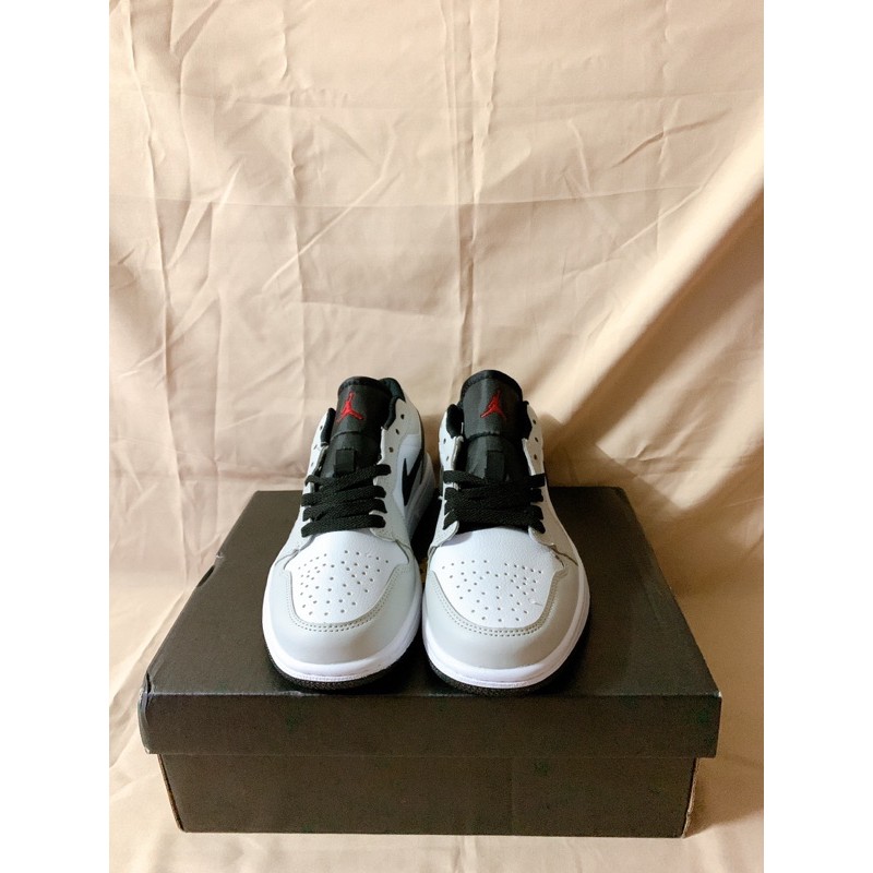 Giày thể thao cổ thấp