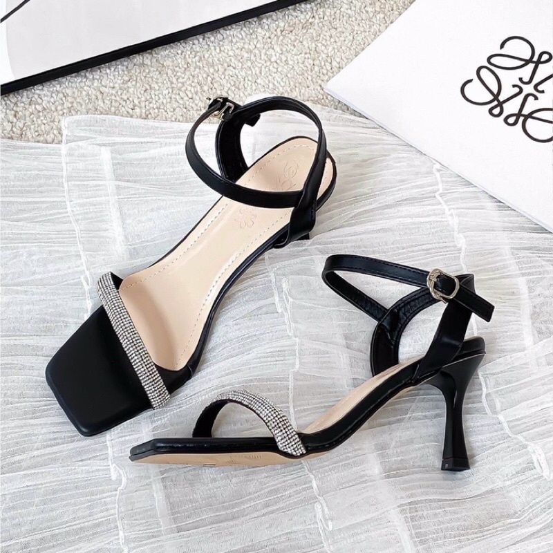 Giày sandal cao gót quai mảnh đá gót nhọn 7p nhẹ nhàng nữ tính