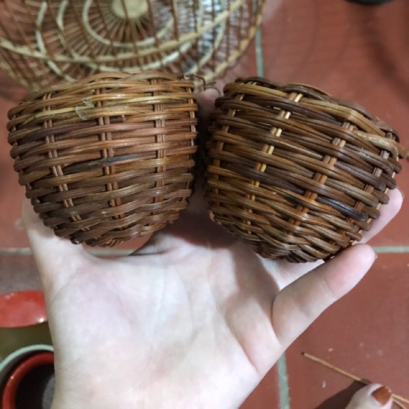 Giỏ đựng thóc dành cho chim cu gáy