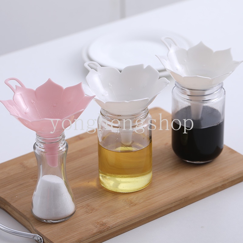 Phễu silicone hình bông hoa tiện lợi