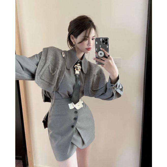 Set áo vest len sơ mi phối chân váy xám. Ảnh thật