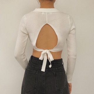 Áo croptop trắng cổ V hở lưng