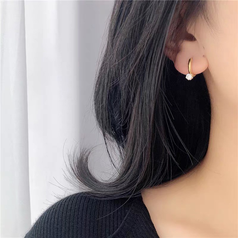 Khuyên tai thép titan màu vàng 6 móng vuốt đính đá phong cách thời trang Hàn Quốc