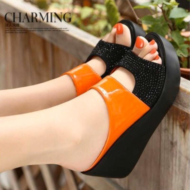 Dép đế xuồng đính kim tuyến siêu sang