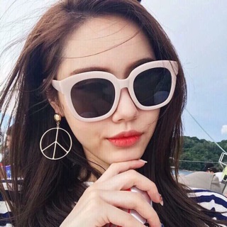 Kính mát nữ V viền trắng cực hót