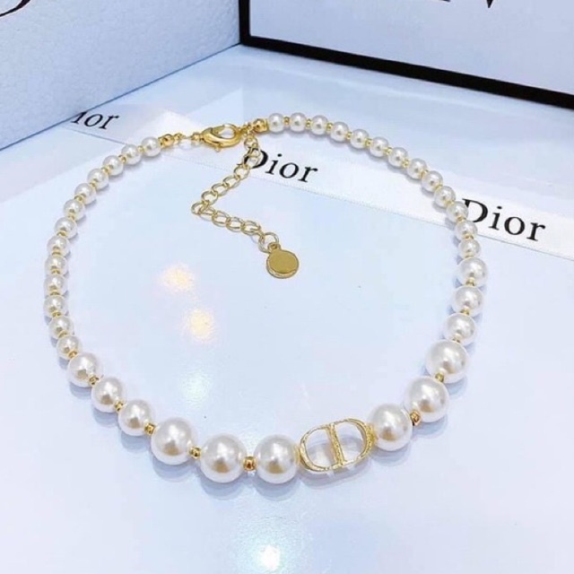 Vòng Cổ Choker Ngọc Mặt Chữ CD Kiểu Cổ Điển Quý Cô Sang Chảnh