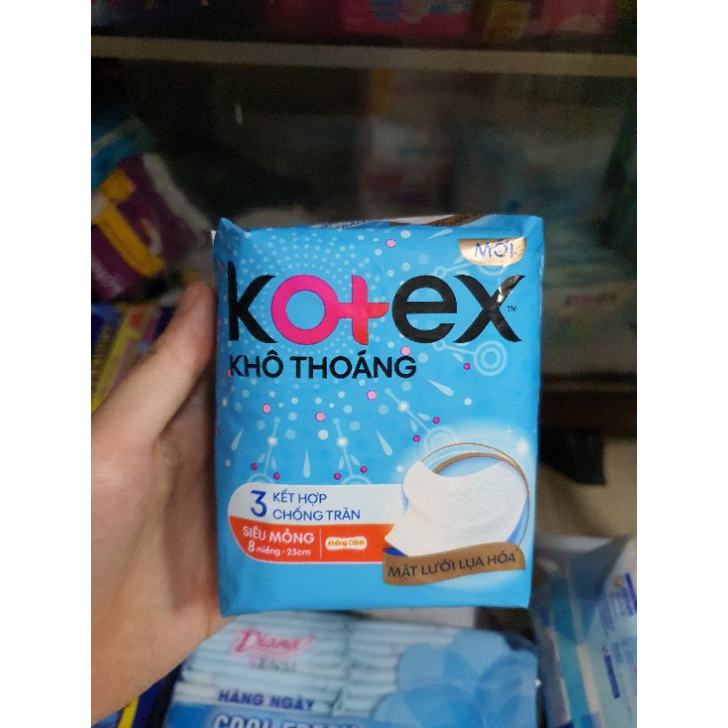 Băng vệ sinh Kotex khô thoáng mỏng không cánh xanh