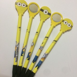 Bút nước hình Minion gương