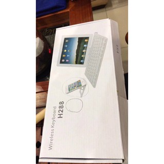 Bàn phím không dây Bluetooth .