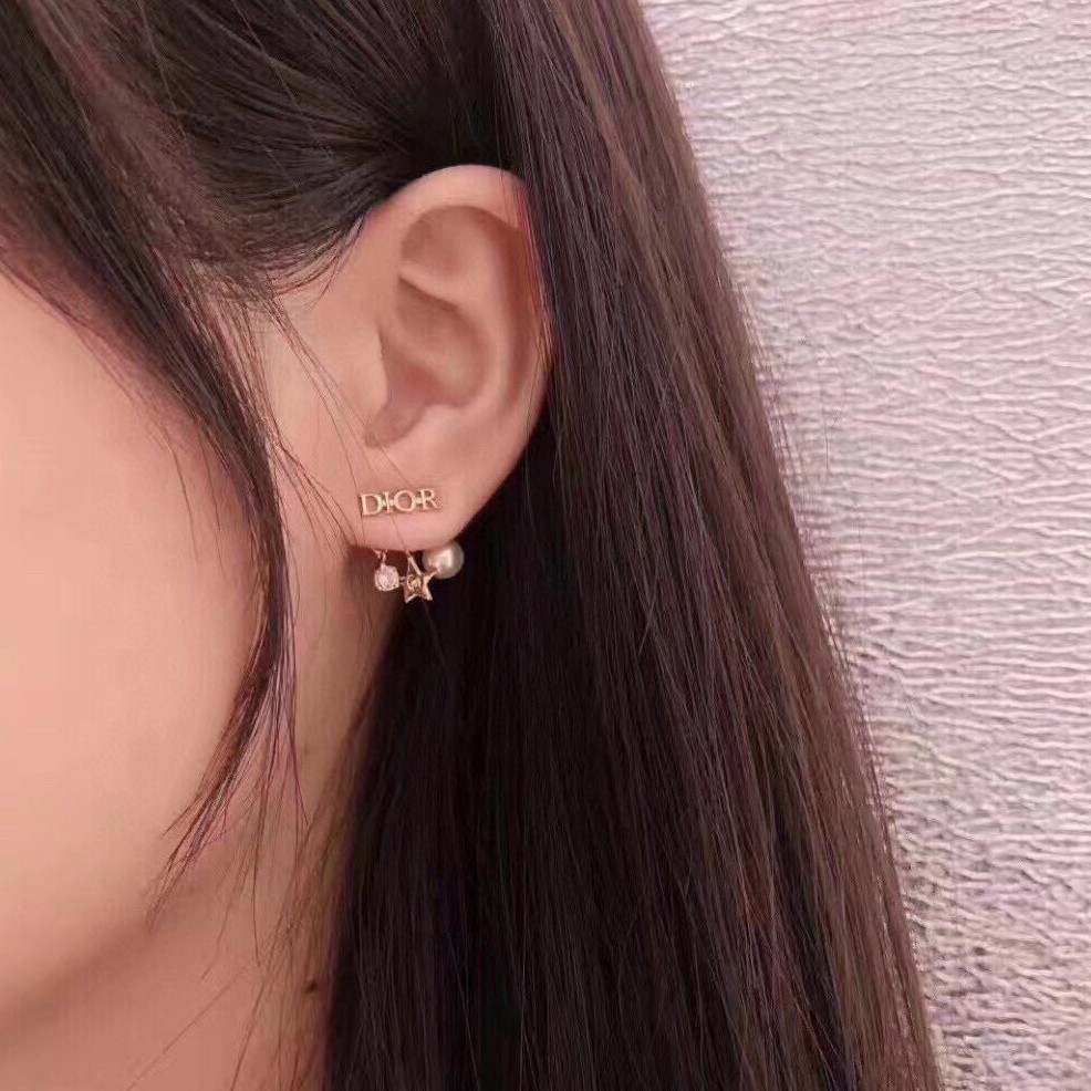 Khuyên tai nữ thiết kế DIOR thiết kế tinh xảo độc đáo thời trang
