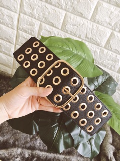 Belt váy lỗ cá tính