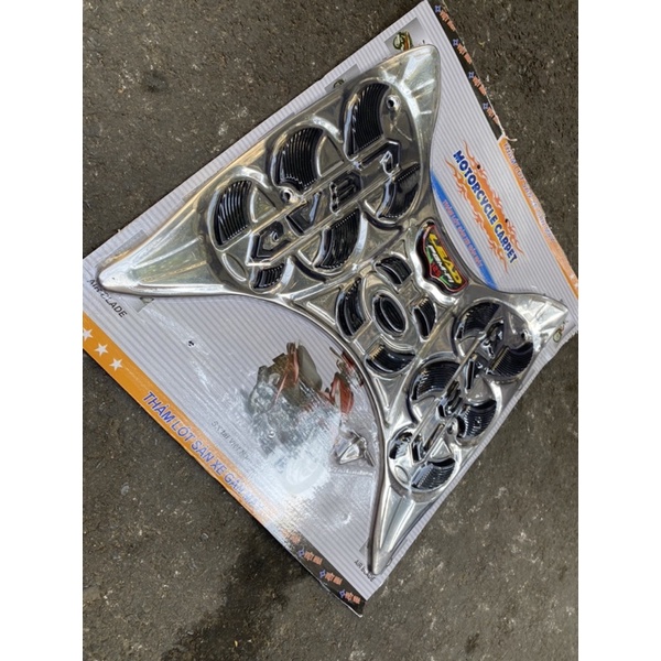 Thảm Để Chân Xe Lead Inox 2017-2022 Gắn Zin Đẹp