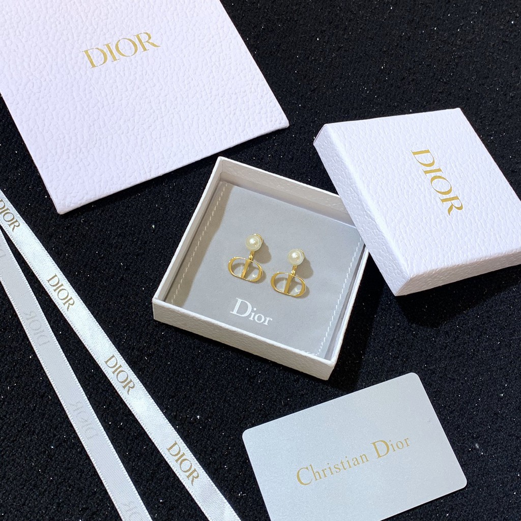 Bông tai thiết kế chữ đính ngọc trai đơn giản quý phái phong cách retro