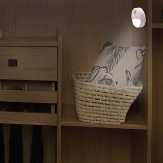 Đèn Led dán tường cảm ứng tự động phát sáng
