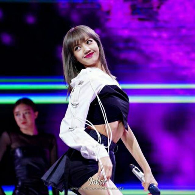 Áo què ống dài tay một bên chéo vai phá cách Lisa BLACKPINK dance cover | BigBuy360 - bigbuy360.vn