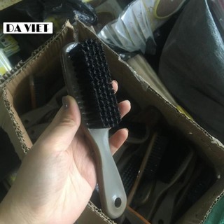 Bàn chải đánh giày vân gỗ có cán cầm tiện lợi phù hợp với giày da và da lộn