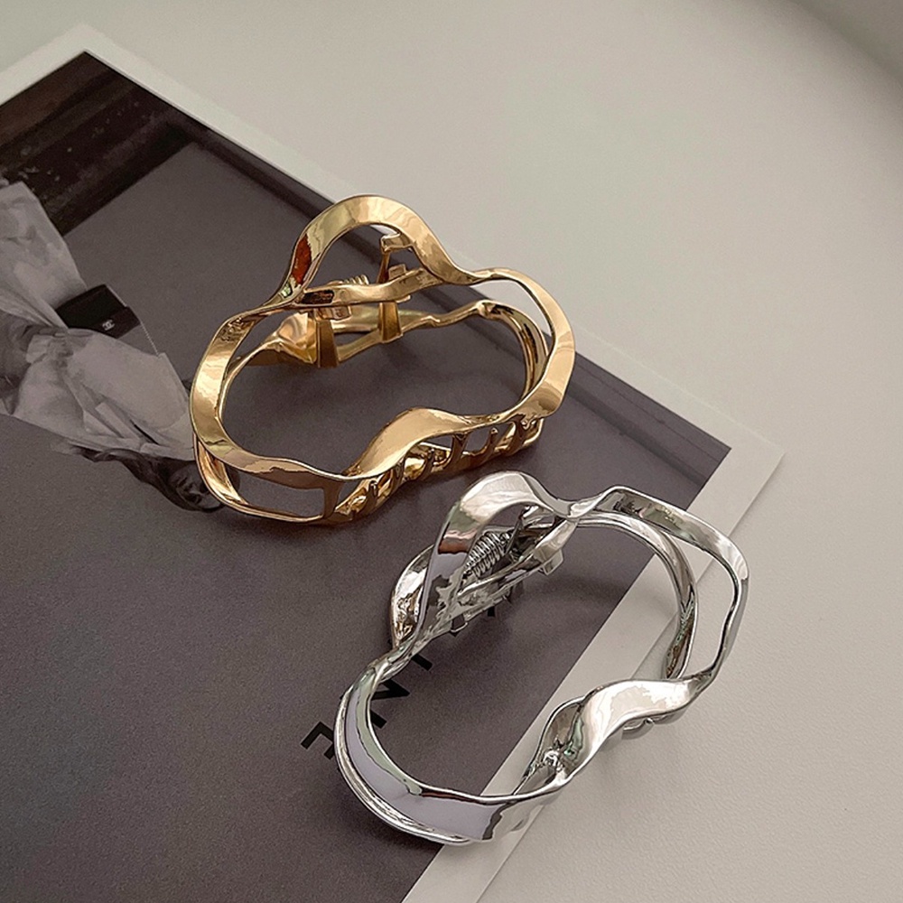 Kẹp Tóc Hình Cá Mập Đính Ngọc Trai Thời Trang