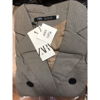 Áo blazer kẻ cúc đen
