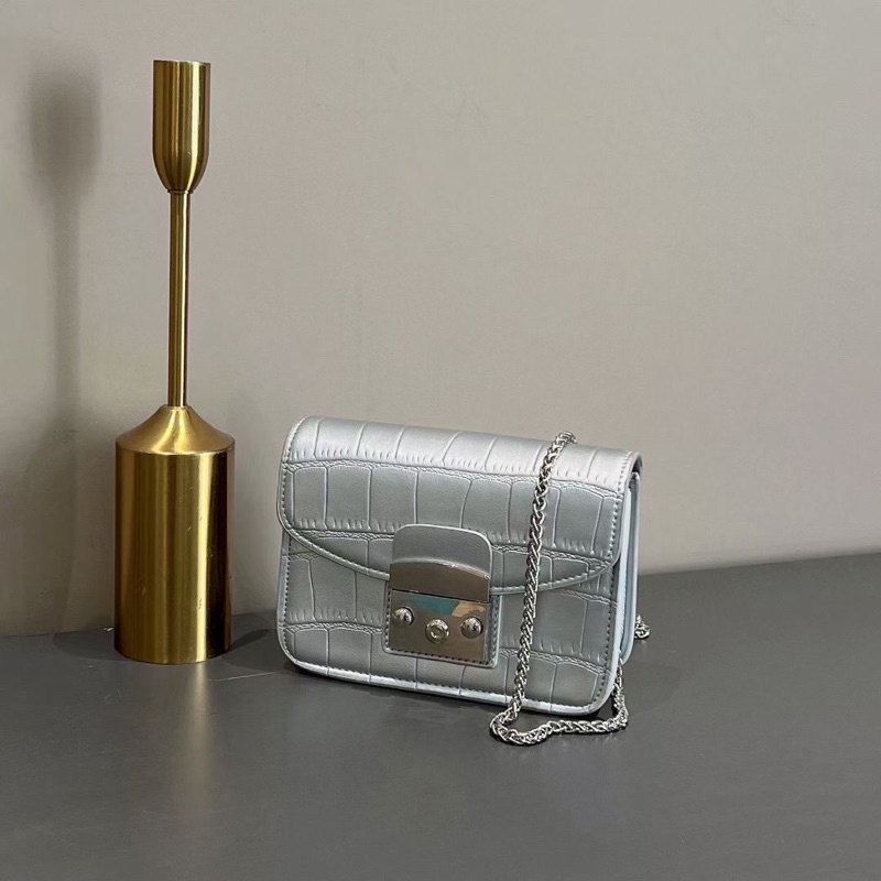 Túi xách - bản dupe của Furla