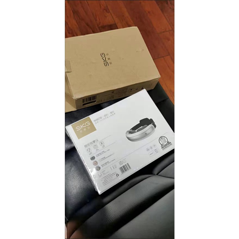 Máy massage mắt Xiaomi SKG 4301. Máy mát xa thuộc thương hiệu SKG Xiaomi chống nhức mỏi mắt. Bảo hành 6 thá