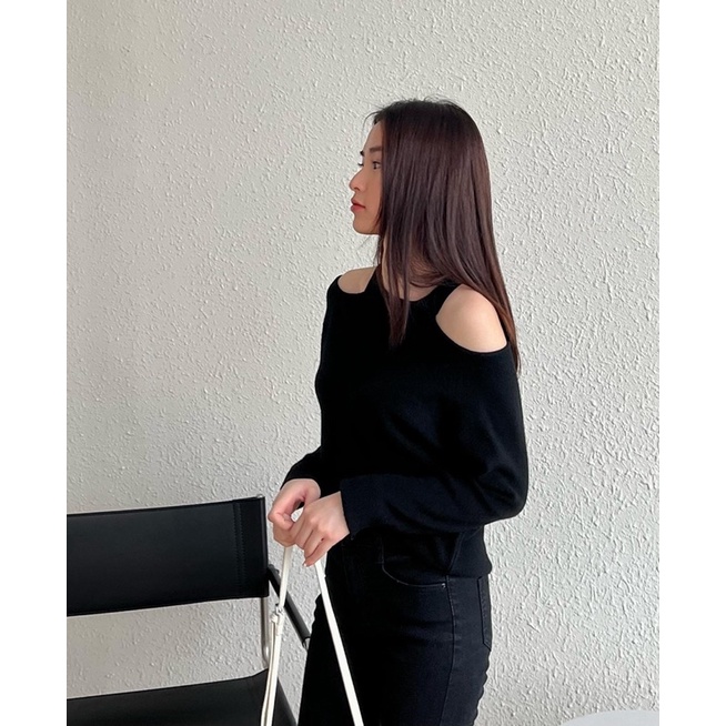 Quần jeans đen skinny cắt gấu orange + áo len hở 2 bên vai