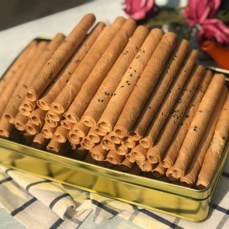 BÁNH ỐNG QUẾ MÈ ĐEN.