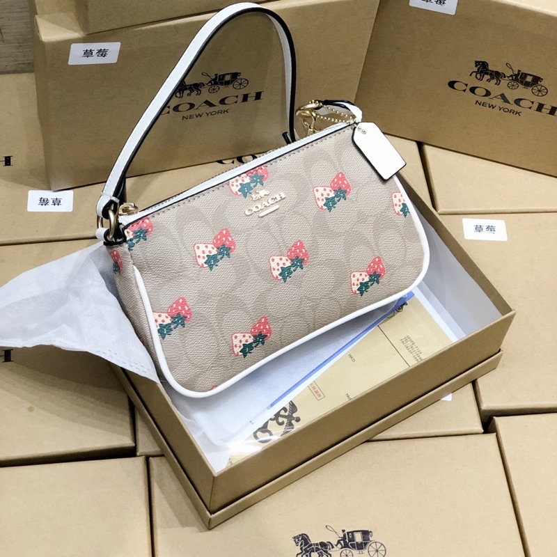 Túi Coach Nolita
