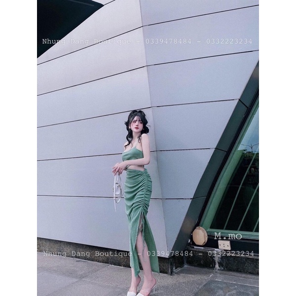 Đầm 2 dây khoét eo nhúng một bên