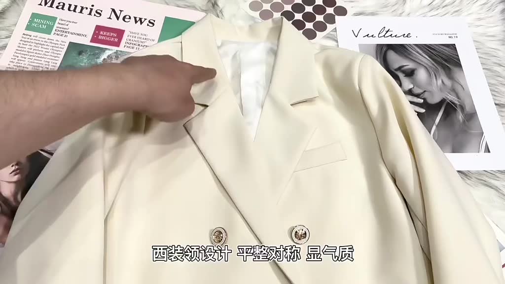 Áo blazer nữ dáng ngắn, cúc đồng, công sở, hàn quốc, 2 lớp cap cấp | BigBuy360 - bigbuy360.vn