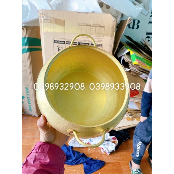 Niêu đồng chất liệu bằng đồng vàn g  nhà làm ra