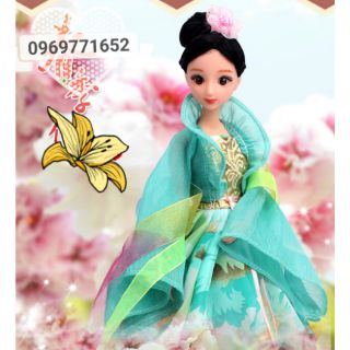 Búp bê cổ trang