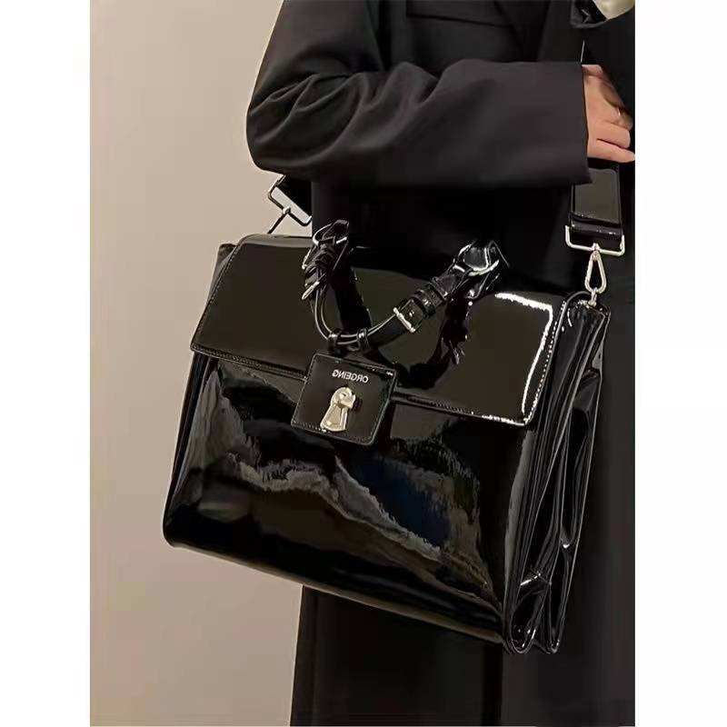 2022jk large single shoulder oblique straddle bag Black Neutral Postman bag handheld briefcase