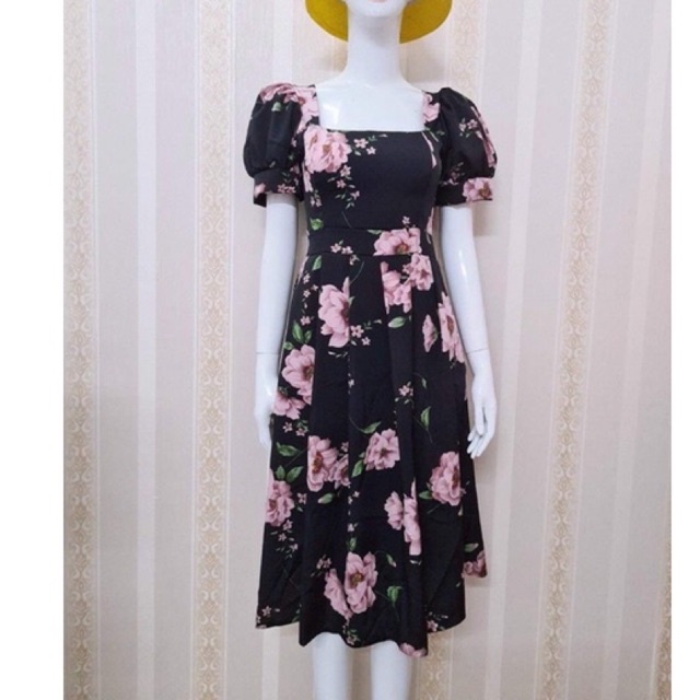 Đầm cổ vuông xêp ly