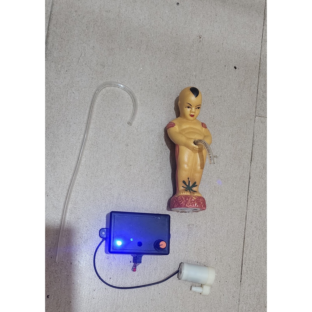 Combo chế bình rót rươu điện tử kèm chú tiểu