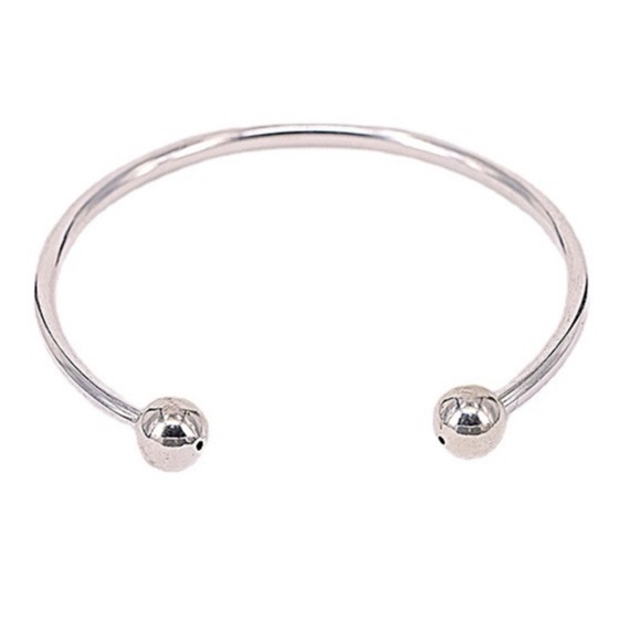 Vòng tay cơ bản dạng kiềng C - Linhcharms