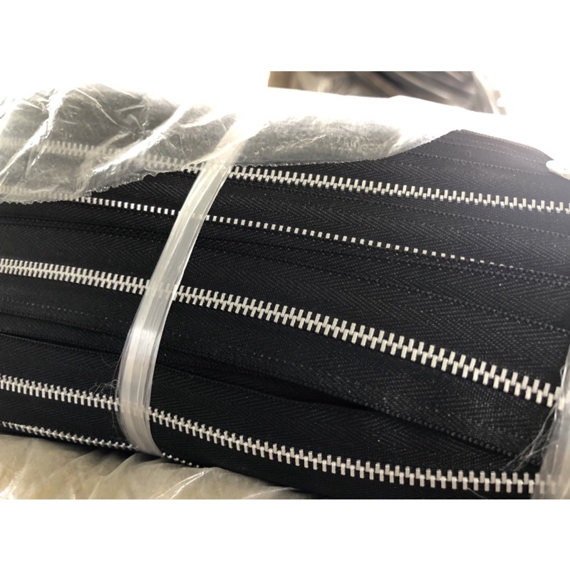 đoạn dây kéo kim loại chưa bao gồm đầu khoá số 3(size 3)