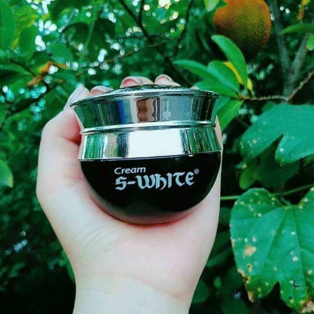 KEM FACE NÁM NHẸ SWHITE
