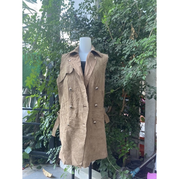 áo khoát da lộn màu nâu sát nách hàng si