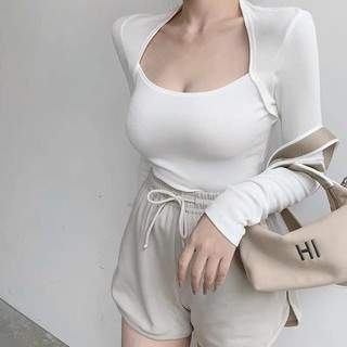 Áo thun dài tay cổ vuông