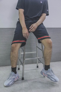 Quần short V line