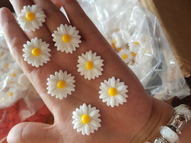 Charm cúc họa mi nguyên liệu làm slime và cột tóc( 22mm)