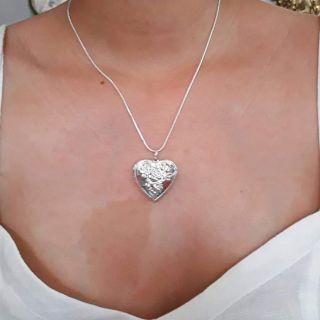 Dây chuyền trái tim hoa hồng bạc