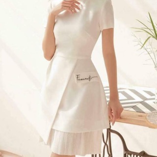 Đầm của hoa mộc lan