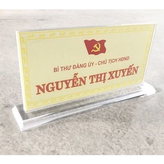 Giá xưởng - bảng tên mica để bàn, kệ mica chức danh - đế dày 20mm vát 4 cạnh