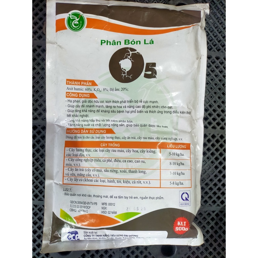 Humic dạng vảy tan nhanh siêu ra rễ gói 900g
