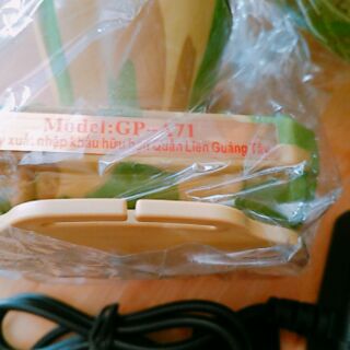 Đèn pin đeo đầu