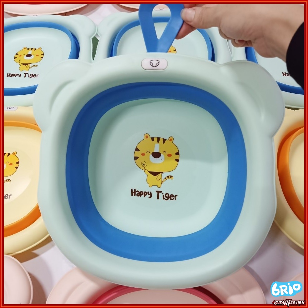 Chậu rửa mặt gấp gọn cho bé có quai treo