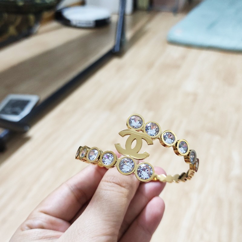 Vòng Tay Nữ Titan Không Rỉ Đính Đá Nhân Tạo Kiểu Dáng Sang Trọng TT 4126